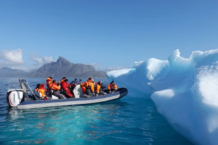 atracando em um iceberg