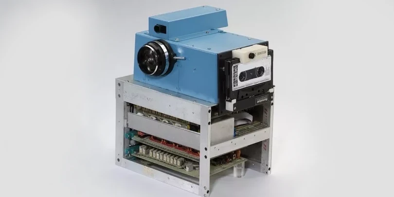 primeira câmera digital de 1975