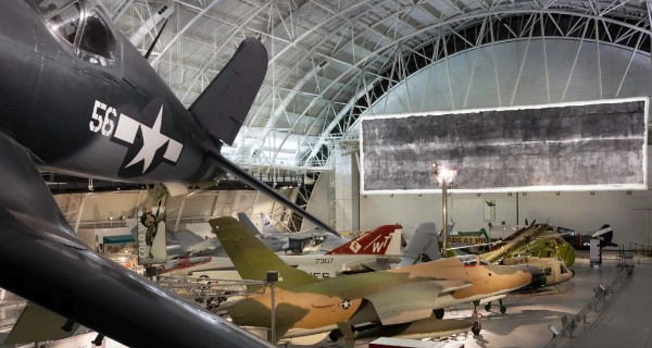 A maior foto do mundo no National Air and Space Museum/Udvar-Hazy Center