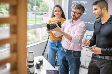 Fotógrafos estudando fotografia